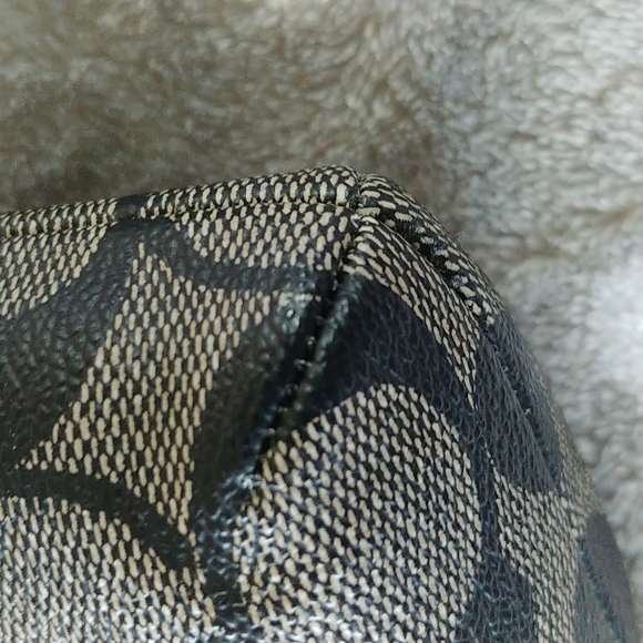 Coach  Wristlet - Picture 6 of 8